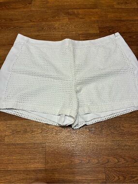 OTG Woman’s White Eyelet Shorts Size 18